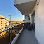 Tan Gold Apartament *